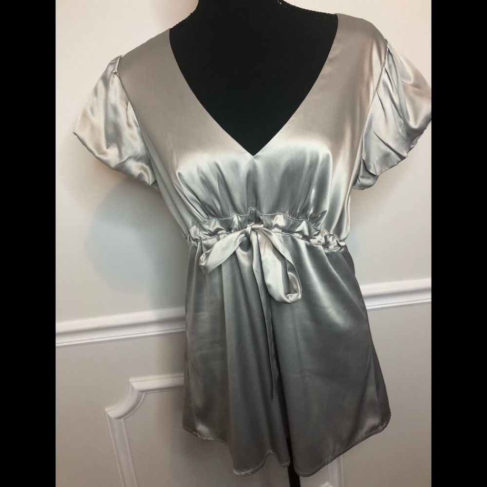 Satin drawstring waist tunic w/bubble short sleeve